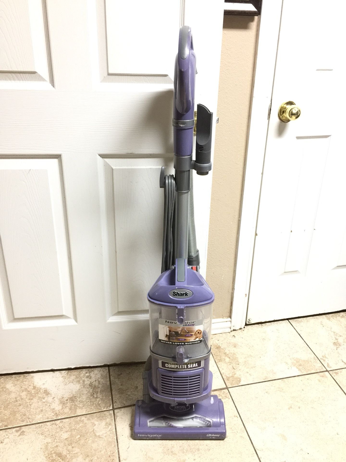 Shark NV351 Navigator Lift-Away Bagless Upright Vacuum