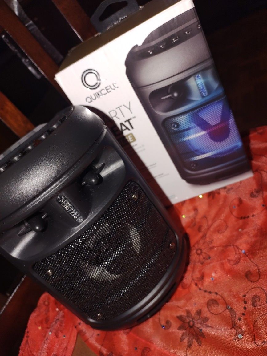 BRAND NEW BLUETOOTH SPEAKER
