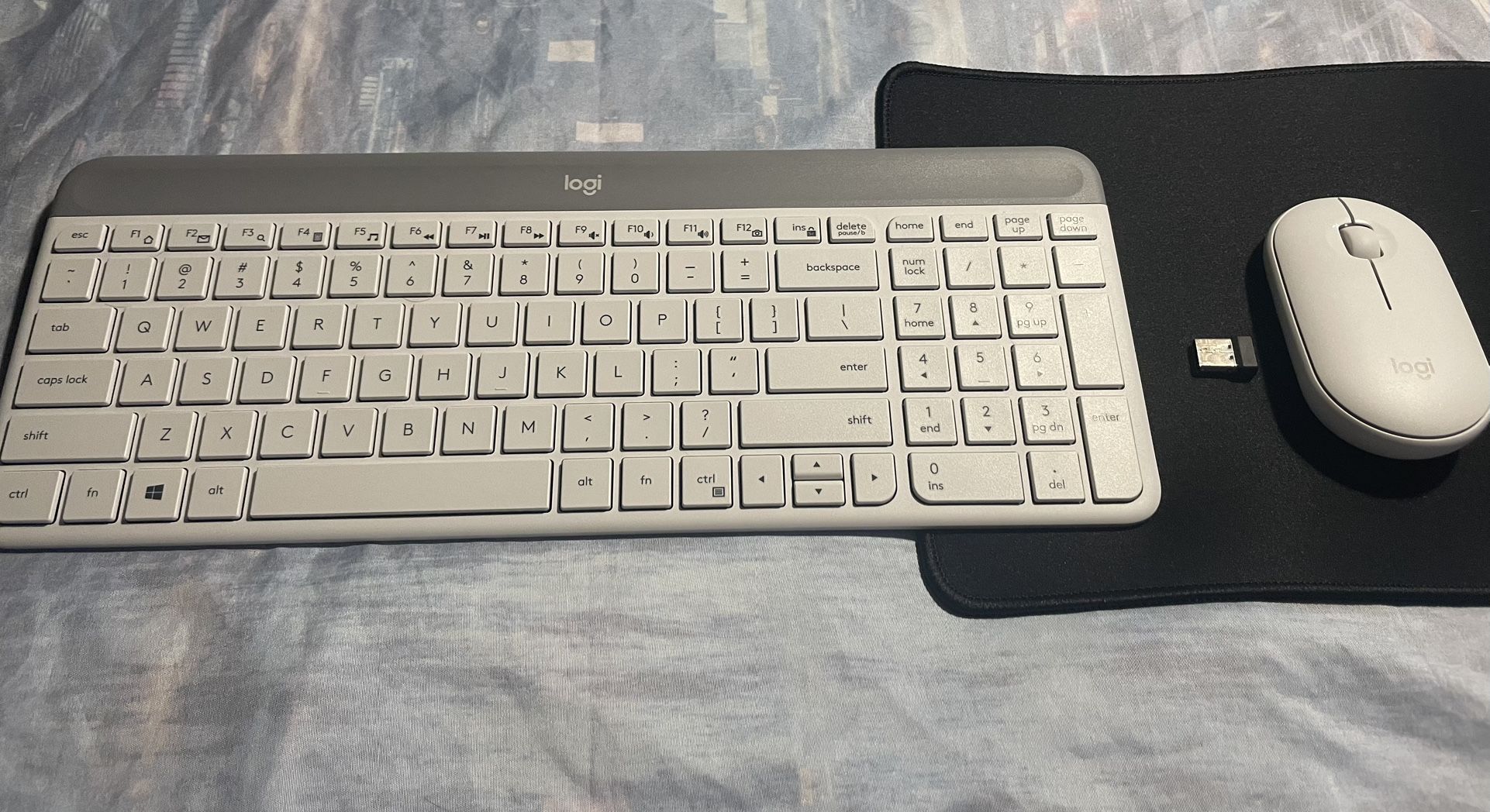 Logi wireless Keyboard And Mouse