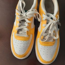 Big Kids Size 6.5 Nike Air Force 1