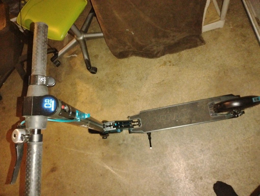 GOTRAX Rival E-Scooter
