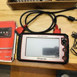 Snap-on 24.4 Solus Edge Diagnostic Tool $1,500 “27ave and Glendale