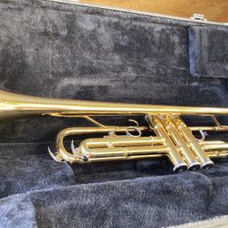 Used Yamaha YTR2330 Student Bb Trumpet Gold Lacquer