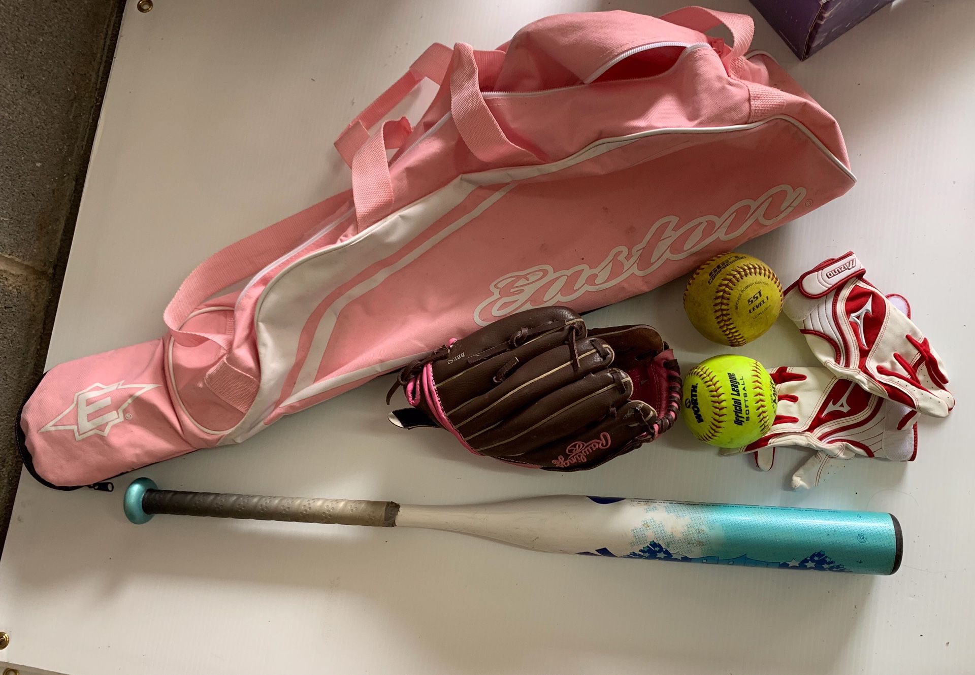 Youth Girls Softball Lot - Bat, glove, bag, gloves, balls