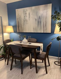 Beautiful Small Mid-Century Dining Set Great Condition!!! Table with 4 Chairs! I Can Deliver