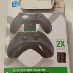 Dual Charging Station Xbox 