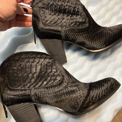 NEW Womens UGG Boots Size 8