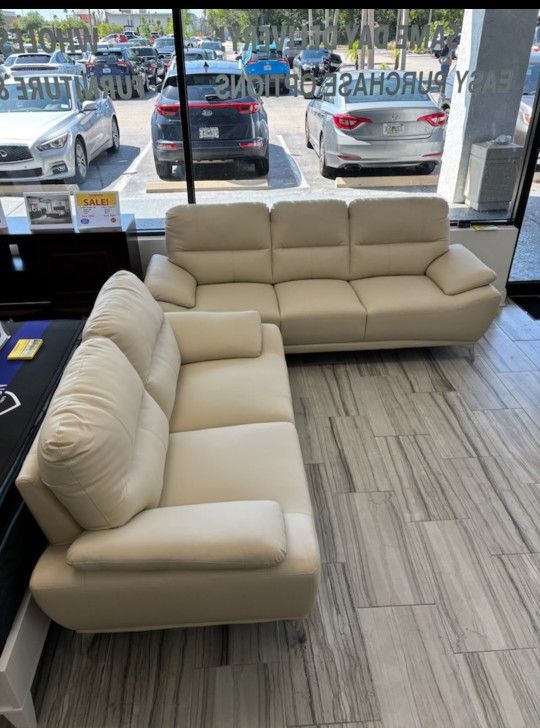 *Now Available!!!*---Contemporary Valencia Beige Leather Sofa/Loveseat Sets---Delivery And Financing Available🤠
