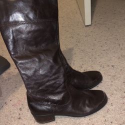 Size 6 1/1 Brown Leather Sangoling Flat Boots Womans