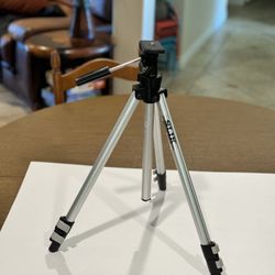 Slik Insta-Lok 500G-FL Lightweight Aluminum Camera Tripod With Tilt Head Max 40”