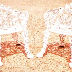 Adorable Vintage Chair And Table Set