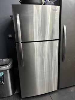 Frigidaire Stainless Steel Refrigerator/Freezer – Clean & Works Great – $275 OBO