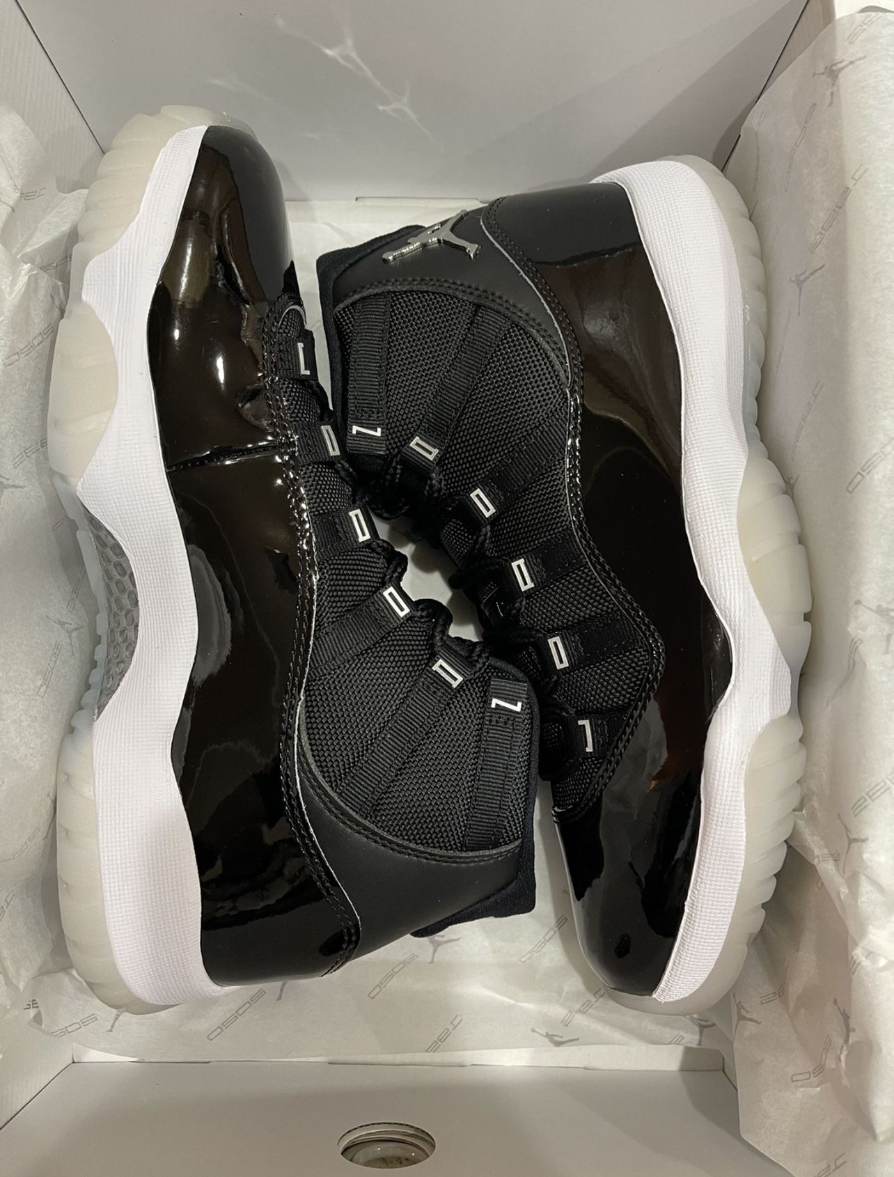 Air Jordan 11 Jubilee Size 8 Mens