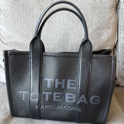 Marc Jacob's The TOTE Bag MEDIUM