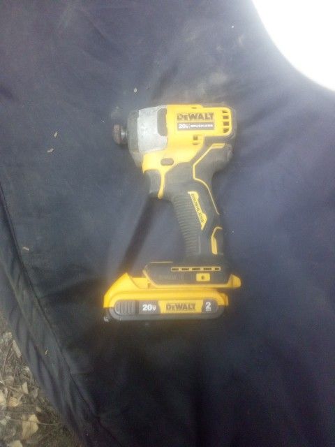 DeWalt Impact Atomic Compact Series