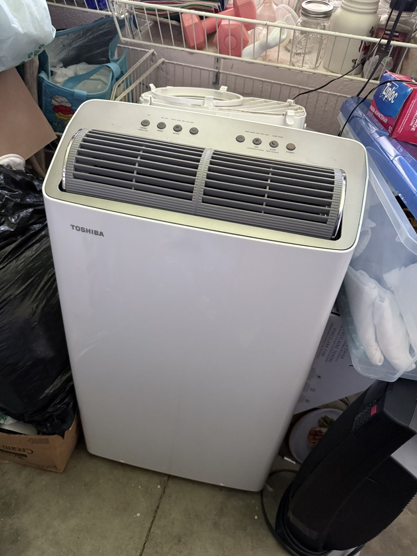 Toshiba Portable A/C Air Conditioner - 12,000 BTU - For 550 Sq/Ft With Remote - Used One Summer