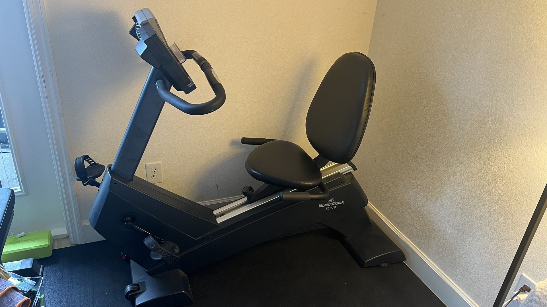 Nordic Track SL 710 Series Recumbent Exercise Bike for Sale in Kissimmee FL OfferUp