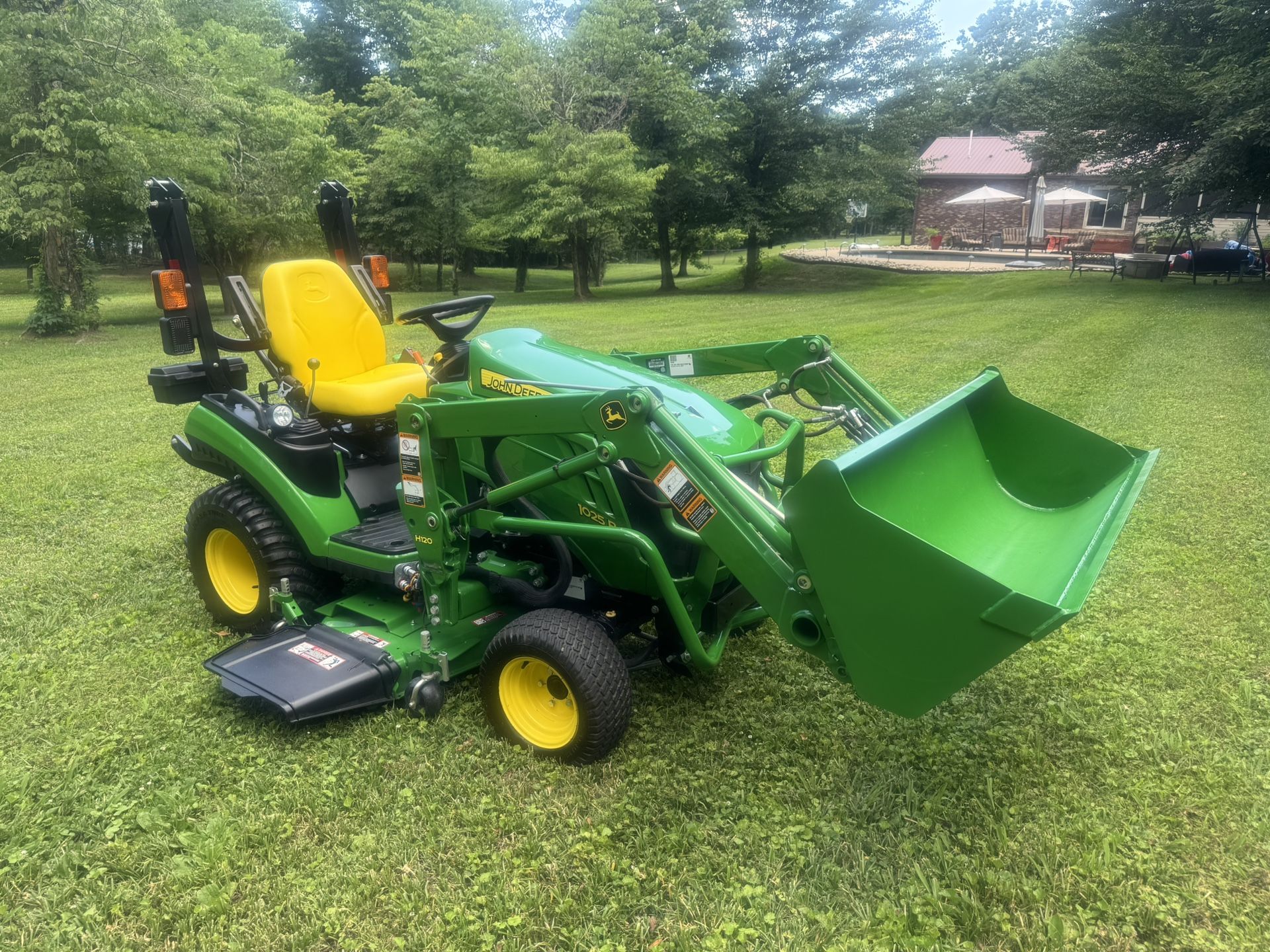 2015 John Deere 1025R w/ Front End Loader – Only 50.8 Hours