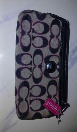 Coach Metallic Black Signature C Jacquard Zip Wristlet with Pink Leather Hangtag