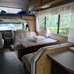 1987 Minnie Winnie Winnebago Motorhome