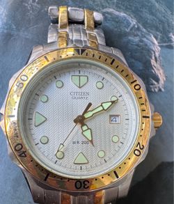 Citizen Quartz two tone Diver 200 m vintage 40 mm for men