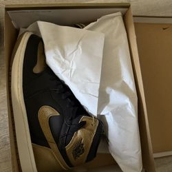 Jordan 1 Gold 