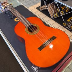 Yamaha G-150A Classical Guitar with Original Chipboard Case