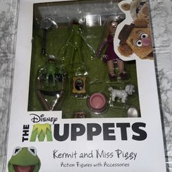 NEW Diamond Select Toys Disney The Muppets KERMIT and MISS PIGGY Action Figures