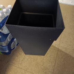 21 Inch Trash Can Or Planter 
