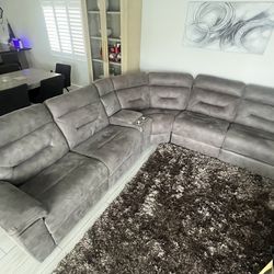 Luxury Power Reclining Sectional – Like New – $2,400