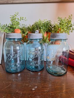 Set of 3 Ball Perfect Mason Jars  Quart Jar with Zinc Lids  Molds 1,2&3