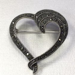 CHICO’S Open Heart AHA CHICOS 2014 Black SilverTone Rhinestone Brooch Pin Signed Jewelry 
