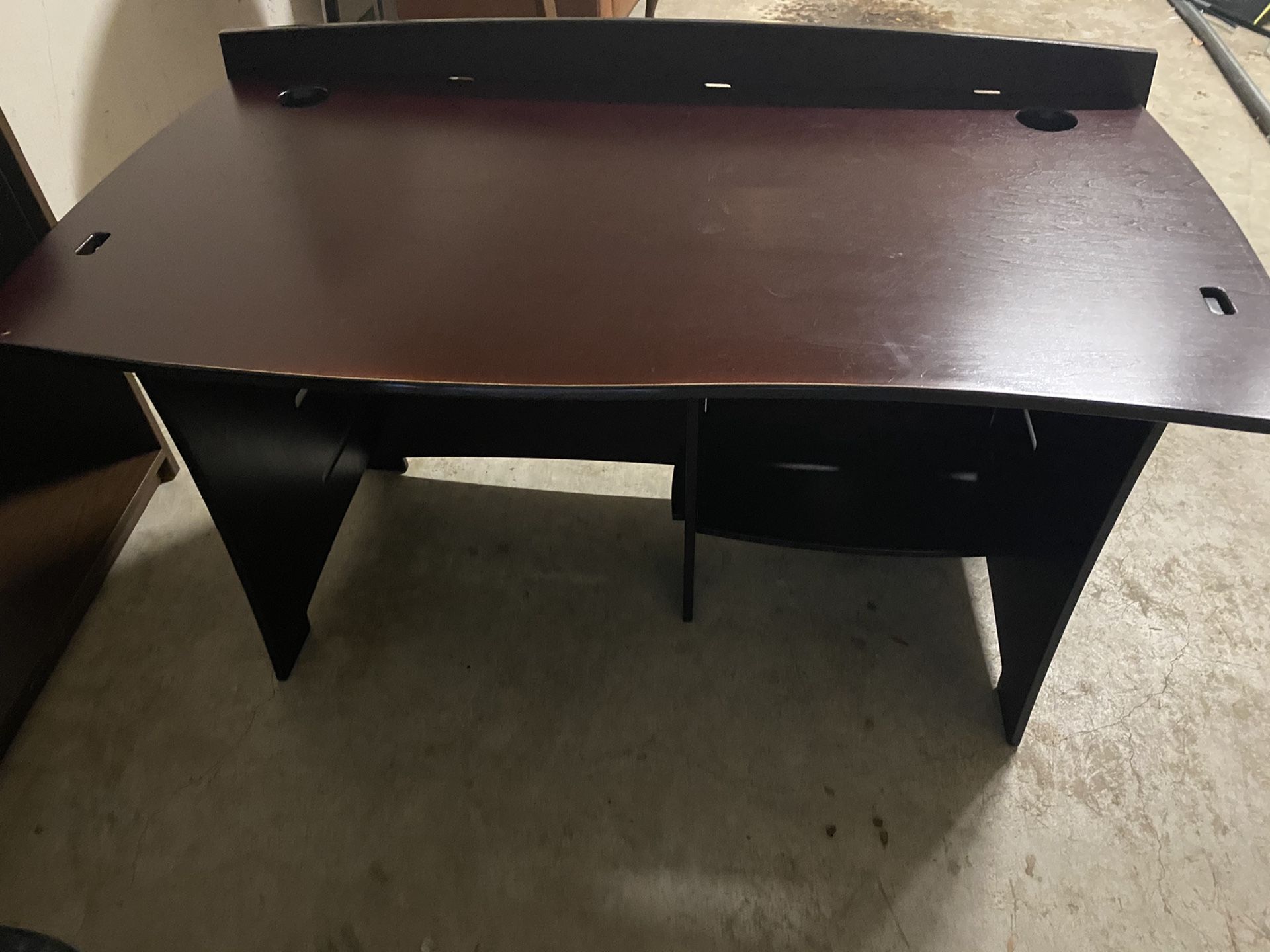 Beautiful wood desk - $35