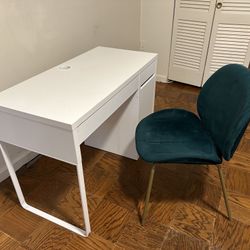 Desk And Chair 