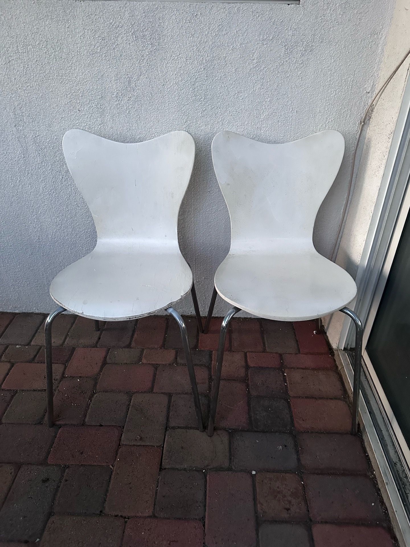 Free Chairs
