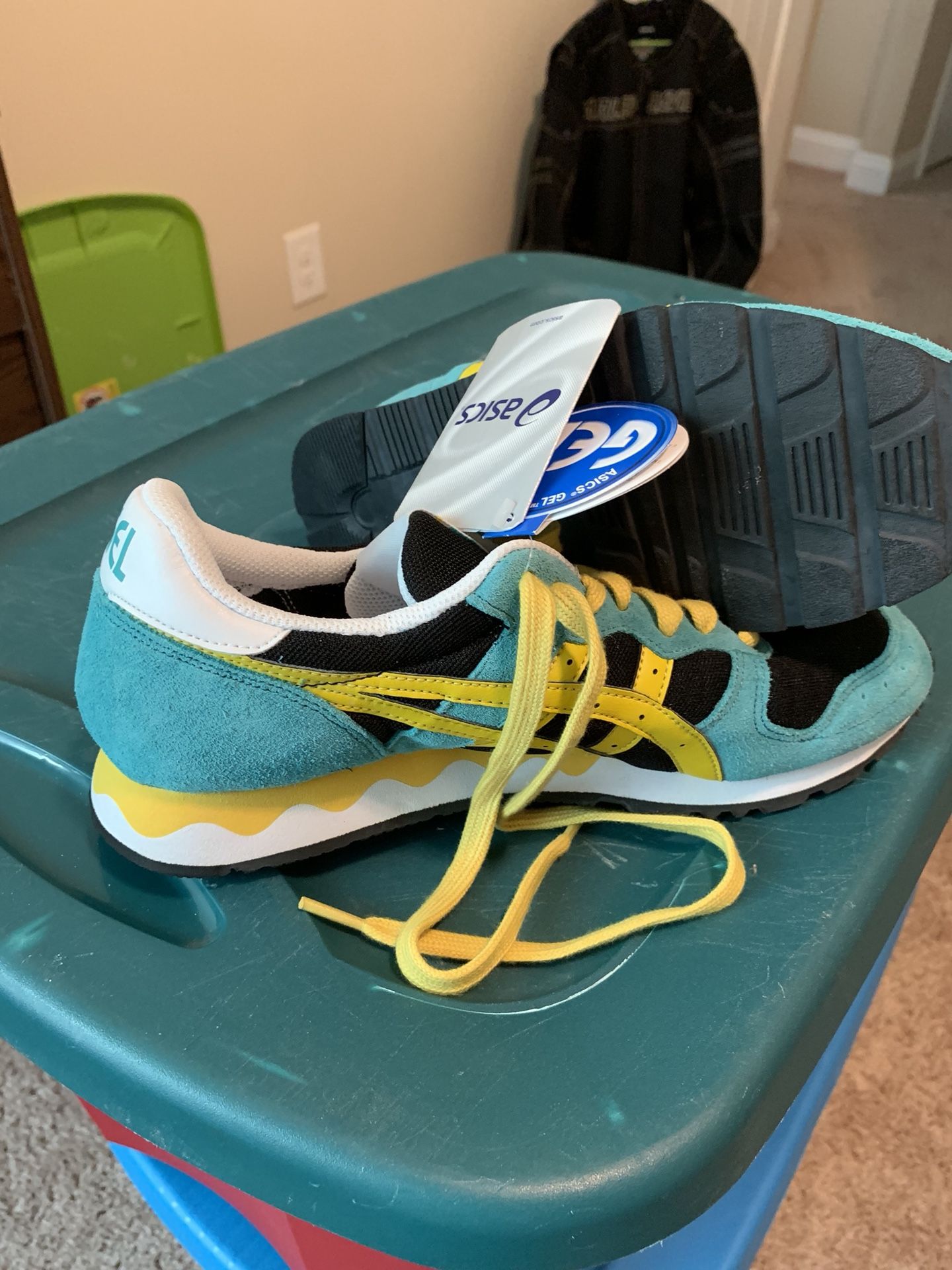 ASICS Gel size 10 Jamaica flag colors for Sale in Griffin GA