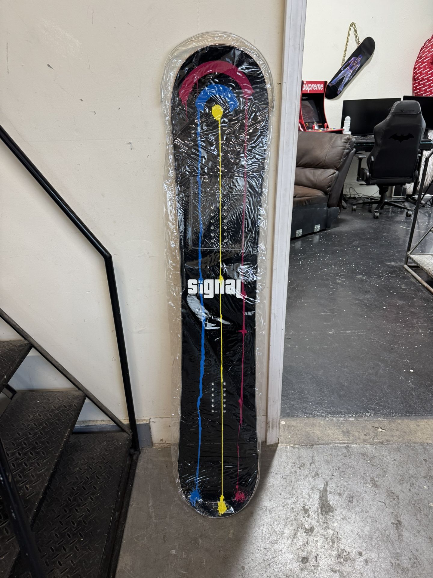 Signal Snowboard New 58.5” Tall 9.5” Wide Made In USA Orange Blue