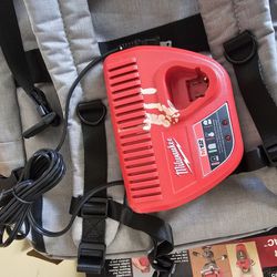 Milwaukee M12  12v  Lithium  Battery Charger,  LIKE NEW 