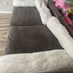 Nice Love couch