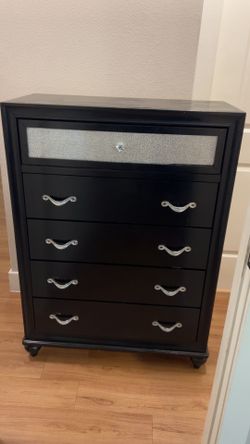 Black Coaster Barzini bedroom set in black (bed frame, 7 drawer dresser + mirror & 5 drawer dresser)