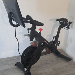 Peloton Bike, Model PLTN-RB1V1