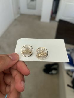 10k Gold Last Supper Engraved Earrings