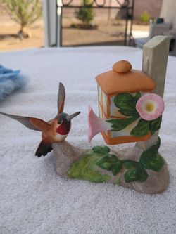 Rufous Hummingbird Figurine : 1993 Princeton Gallery Breakfast Time
