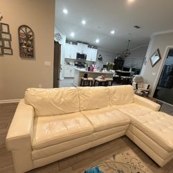 Haverty’s Leather Sectional Sofa