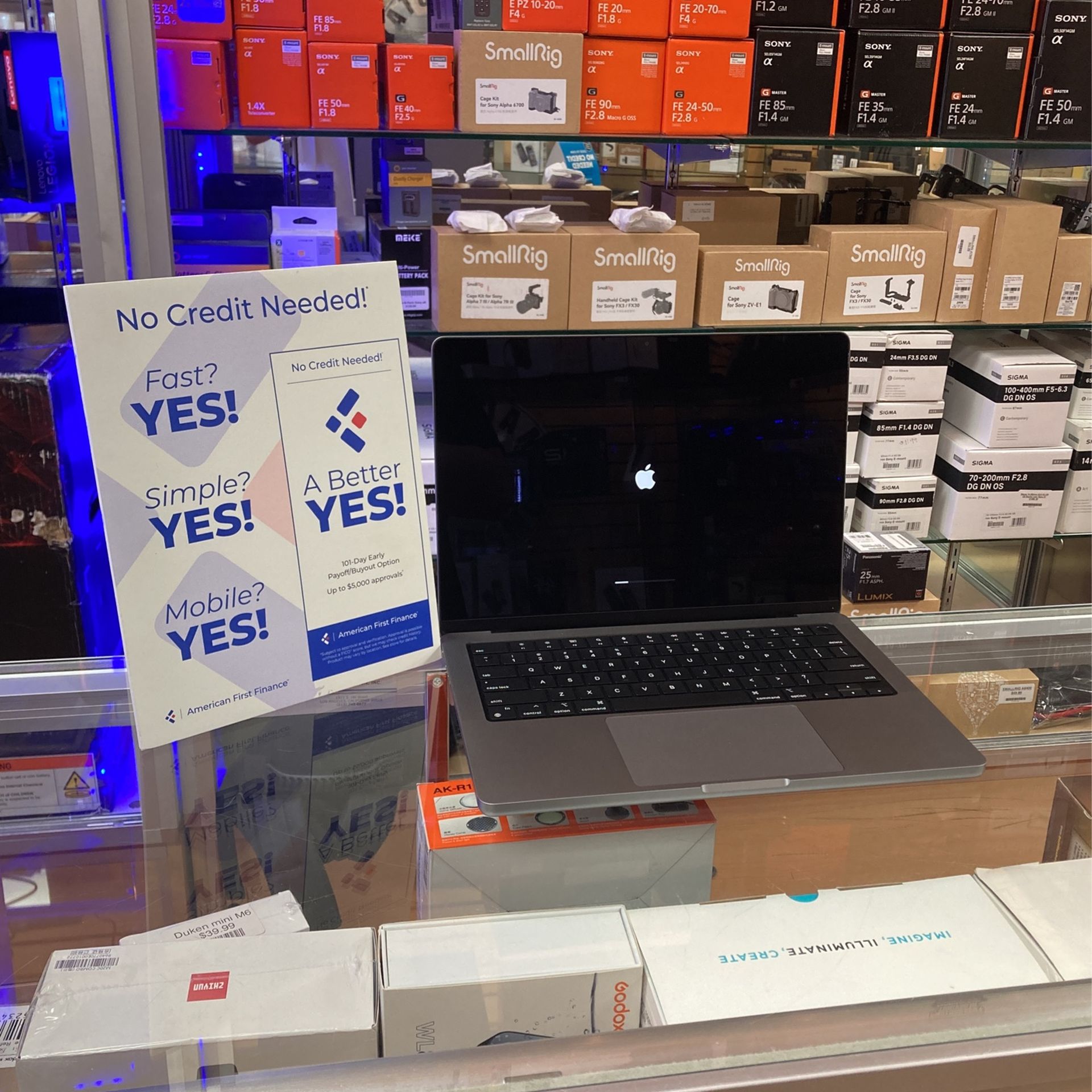 MacBook Pro 13” M1 CPU/16GB RAM/1TB