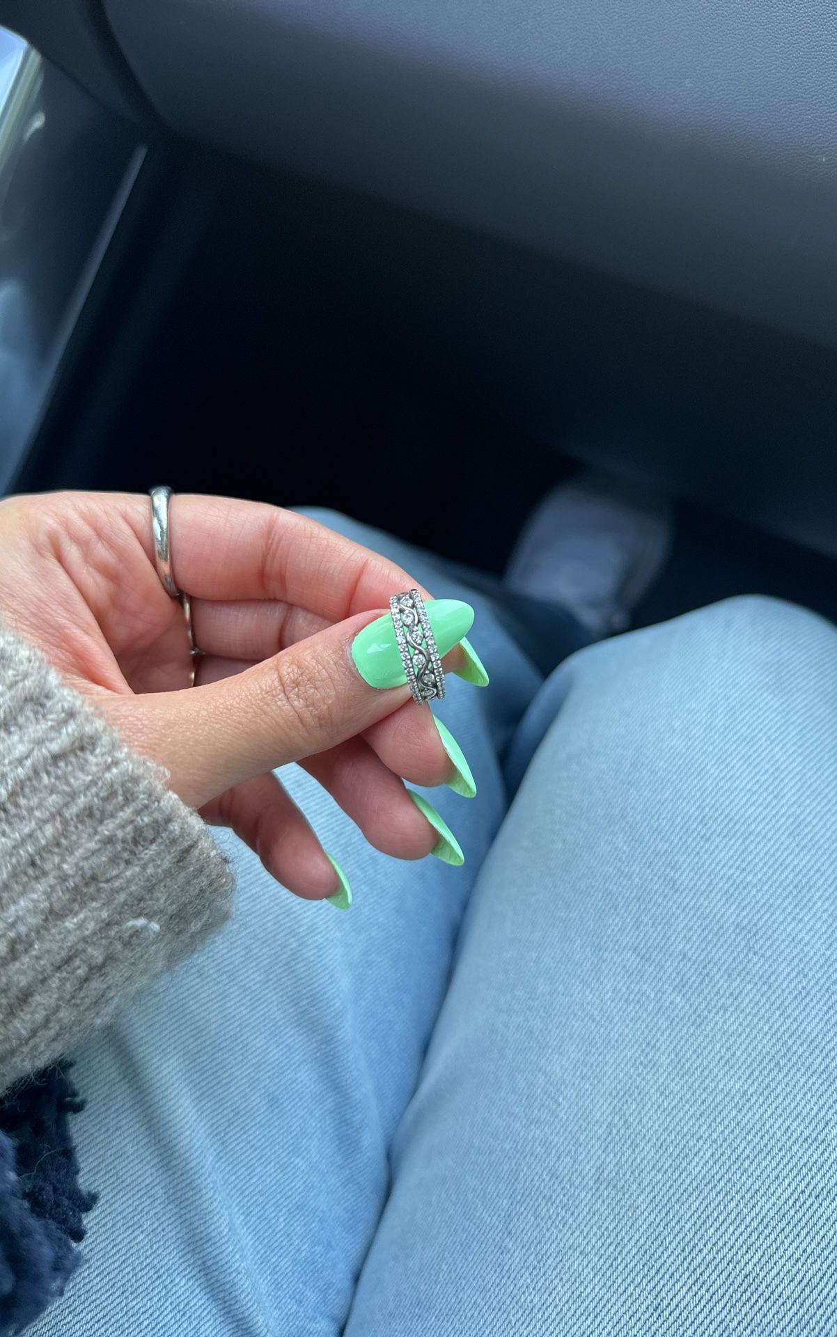 18k White Gold Band