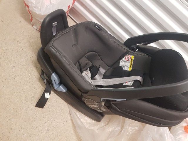 Pre-Owned Peg Perego Primo Viaggio Convertible Car Seat, Used, Black-Gray