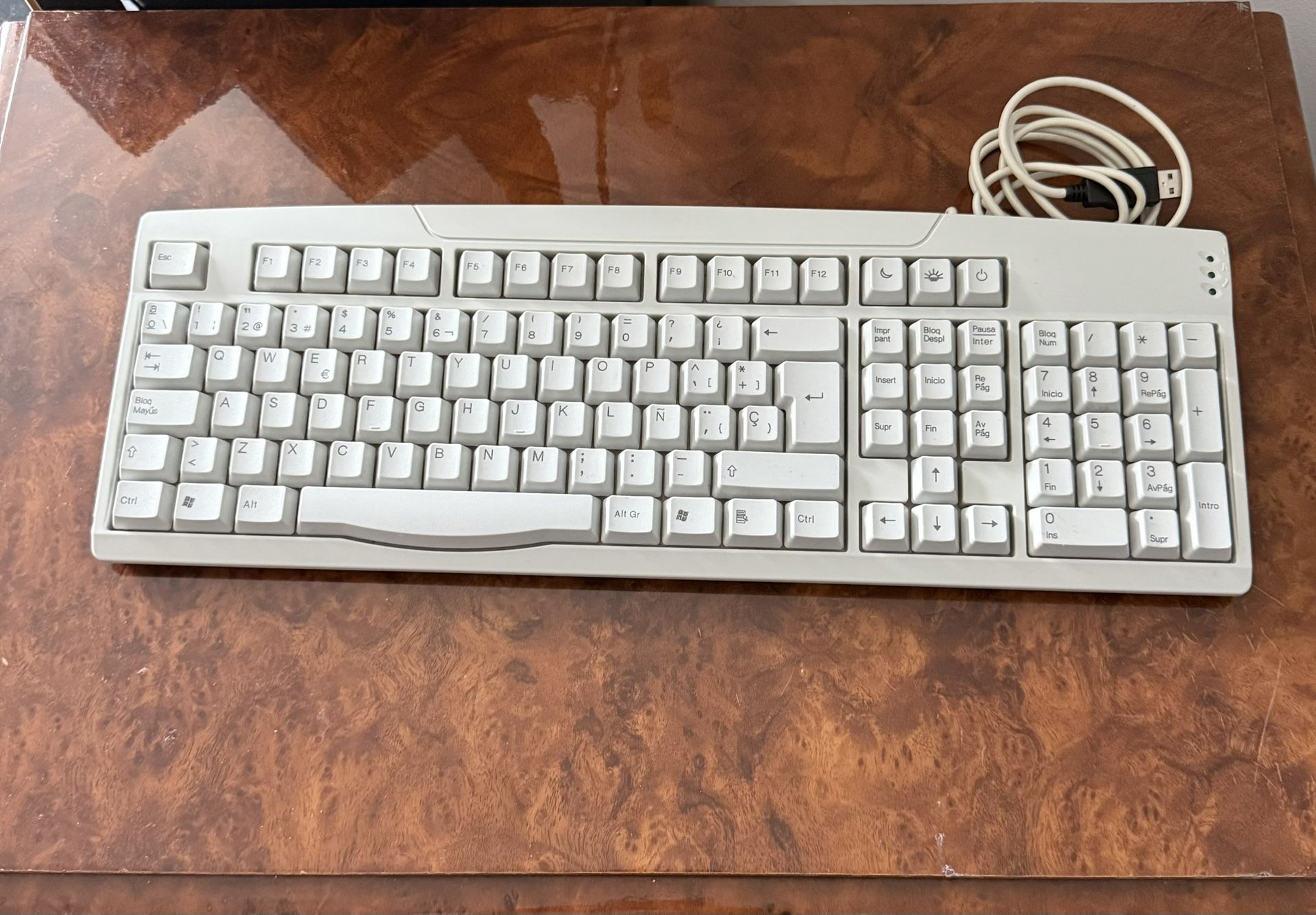 Wire Smart Keybored