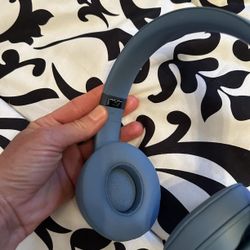 Beats Solo 4 - Wireless Bluetooth in-ear headphones, compatible with Apple and Android, with a battery life of up to 50 hours - SLATE blue