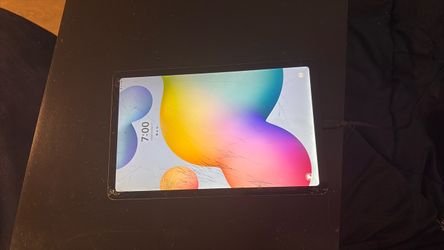 Samsung Galaxy TAB S6 LITE with Cracked Screen